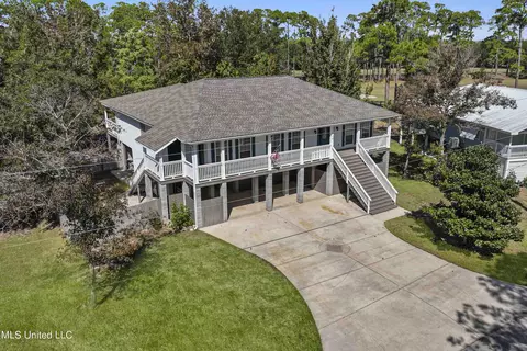 133 Poinsetta Loop, Pass Christian, MS 39571