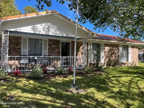 15908 Cherry Dr, Biloxi, MS 39532
