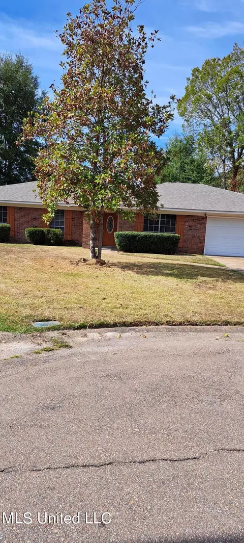 475 Fairfield Dr, Jackson, MS 39206 photo 3