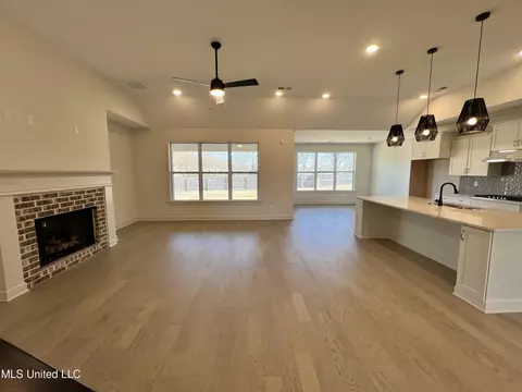 6746 Sunrise Loop E, Olive Branch, MS 38654 photo 4