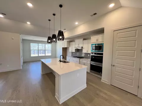 6746 Sunrise Loop E, Olive Branch, MS 38654 photo 2