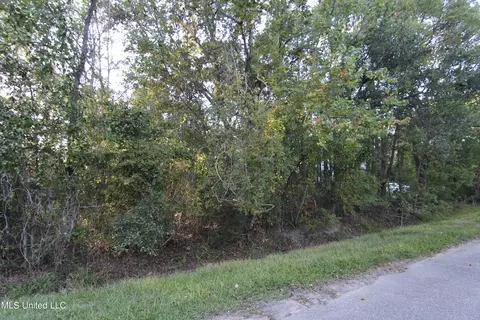Fox Avenue, Pass Christian, MS 39571