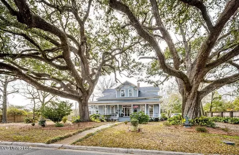 3803 Willow St, Pascagoula, MS 39567