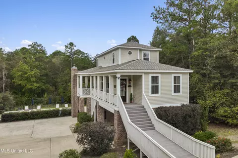 12571 Mt Pleasant Ave, Biloxi, MS 39532