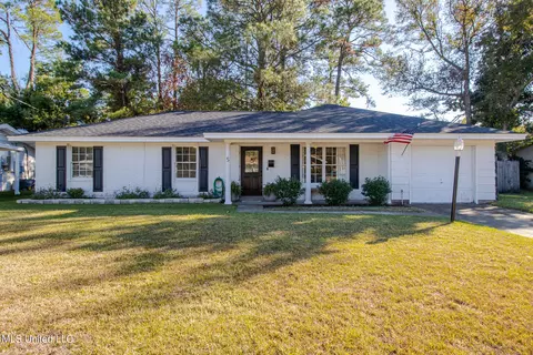 5 40th St, Gulfport, MS 39507