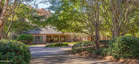 341 Johnstone Dr, Madison, MS 39110 photo 2