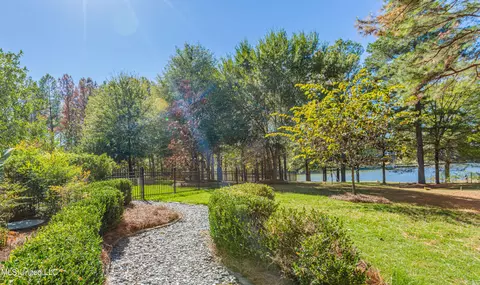 341 Johnstone Dr, Madison, MS 39110 photo 12