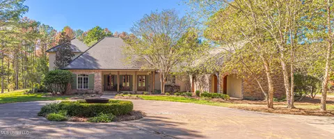 341 Johnstone Dr, Madison, MS 39110 photo 3