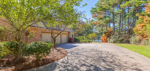 341 Johnstone Dr, Madison, MS 39110 photo 10
