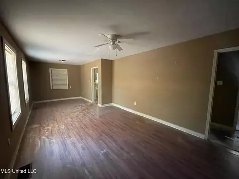 3207 Oak Forest Dr, Jackson, MS 39212 photo 2