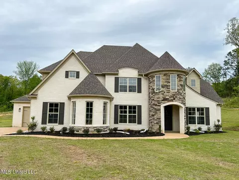 496 Poplar Ln, Holly Springs, MS 38635