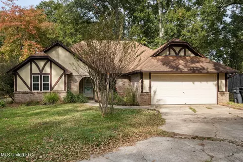 115 Sis Cir, Hattiesburg, MS 39402