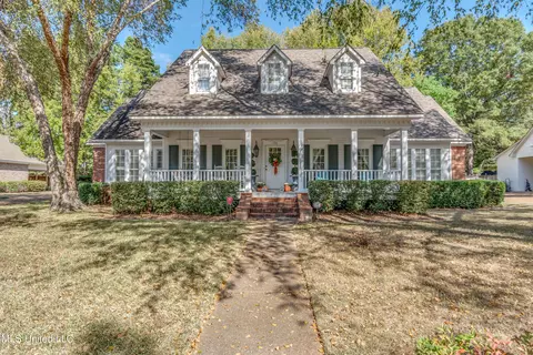 5350 Carolwood Dr, Jackson, MS 39211