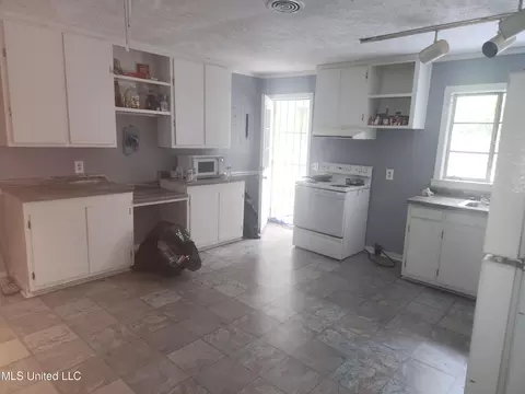 322 Colonial Dr, Jackson, MS 39204 photo 6