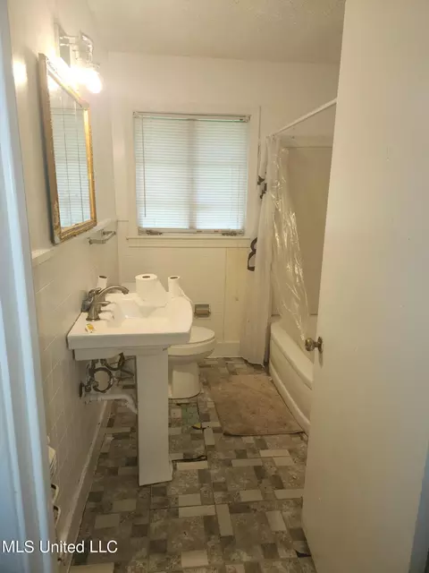 322 Colonial Dr, Jackson, MS 39204 photo 11