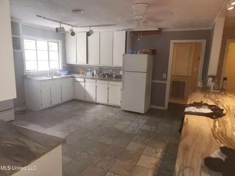 322 Colonial Dr, Jackson, MS 39204 photo 7