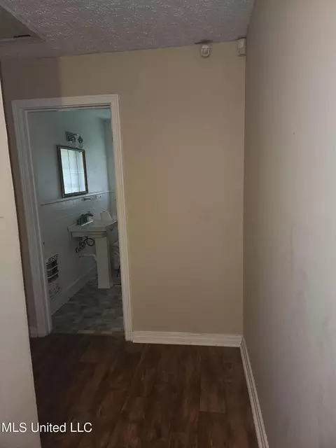 322 Colonial Dr, Jackson, MS 39204 photo 10