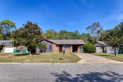 202 Mary Dr, Gulfport, MS 39503