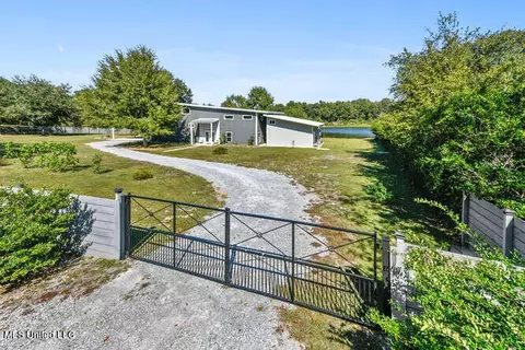 11330 Firetower Rd, Pass Christian, MS 39571