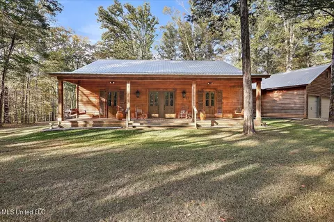 330 Allenwood Dr, Canton, MS 39046