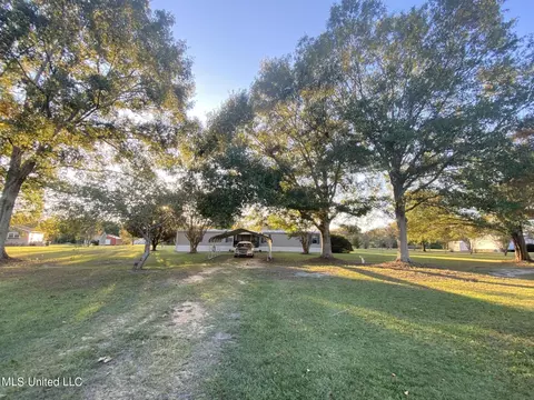 25114 Katie Dr, Picayune, MS 39466