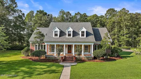 135 Pole Bridge Dr, Brandon, MS 39042