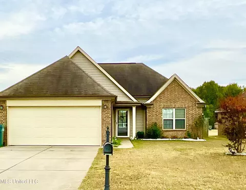 3875 Shae Pierce Dr, Southaven, MS 38671