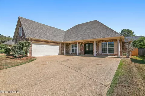 806 Highland Ct, Brandon, MS 39047
