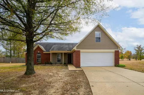1801 Mary Payton Cv, Southaven, MS 38671