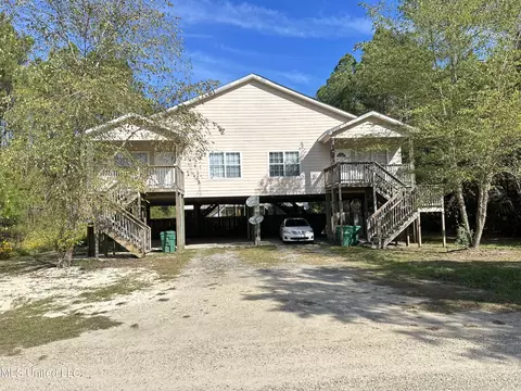 61186122 W Oktibbeha St, Bay Saint Louis, MS 39520