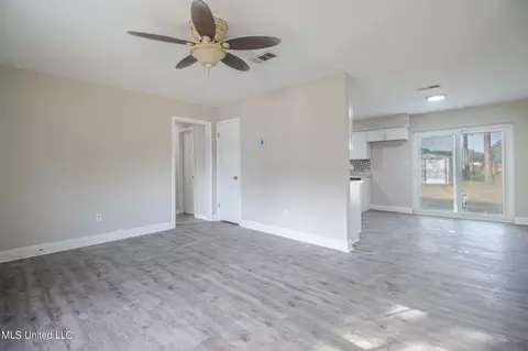 823 Tee St, Biloxi, MS 39532 photo 5