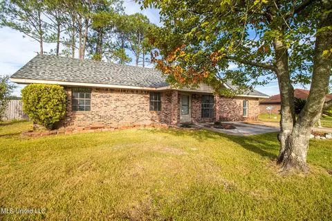 823 Tee St, Biloxi, MS 39532 photo 2