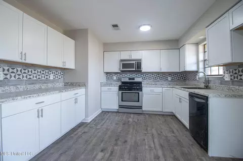 823 Tee St, Biloxi, MS 39532 photo 7