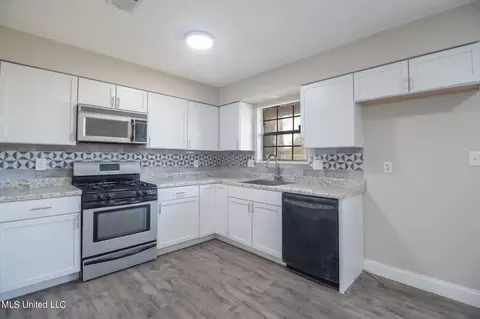 823 Tee St, Biloxi, MS 39532 photo 8