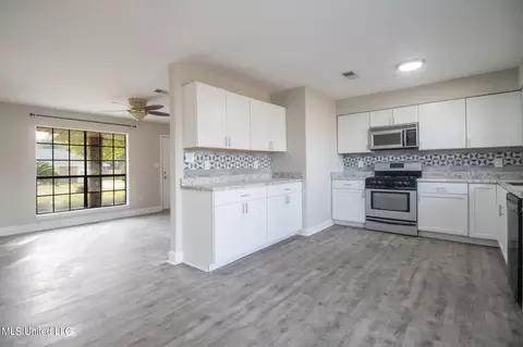 823 Tee St, Biloxi, MS 39532 photo 6