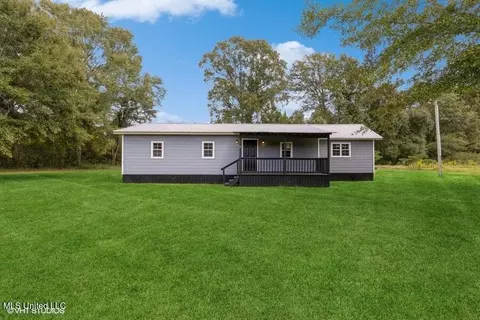 144 Karen Ln, Lucedale, MS 39452