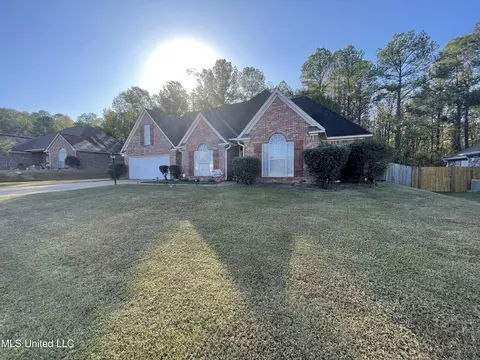 144 Navajo Cir, Clinton, MS 39056