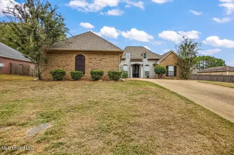 766 Creston Dr, Byram, MS 39272