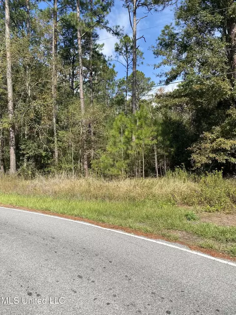 5020 Orange Grove Rd, Moss Point, MS 39562