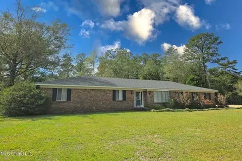 86 Teresa Dr, Lucedale, MS 39452