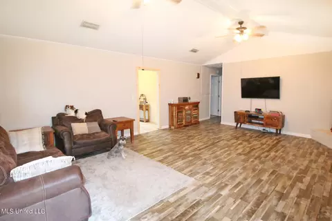86 Teresa Dr, Lucedale, MS 39452 photo 13