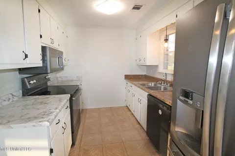 119 Holmes Dr, Lucedale, MS 39452 photo 10