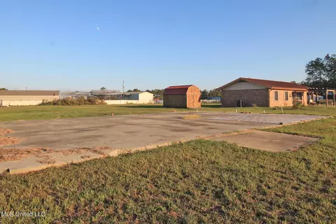 119 Holmes Dr, Lucedale, MS 39452 photo 35
