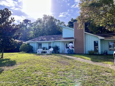 439 Cove Dr, Biloxi, MS 39531