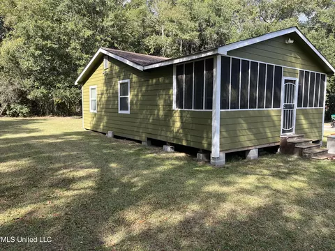 5324 James St, Moss Point, MS 39563 photo 2