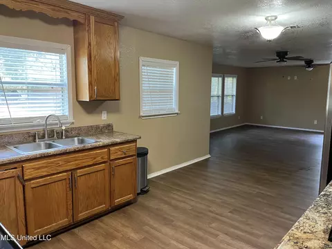5324 James St, Moss Point, MS 39563 photo 14