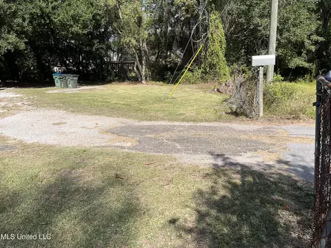 5324 James St, Moss Point, MS 39563 photo 4
