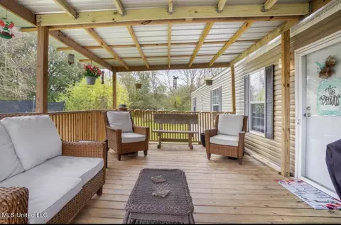 9312 Forsythia Dr, Moss Point, MS 39562