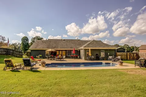 4172 S Sharon Dr, Horn Lake, MS 38637