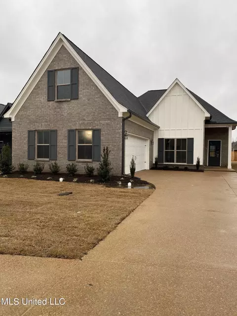 5195 Watson View Dr, Nesbit, MS 38651